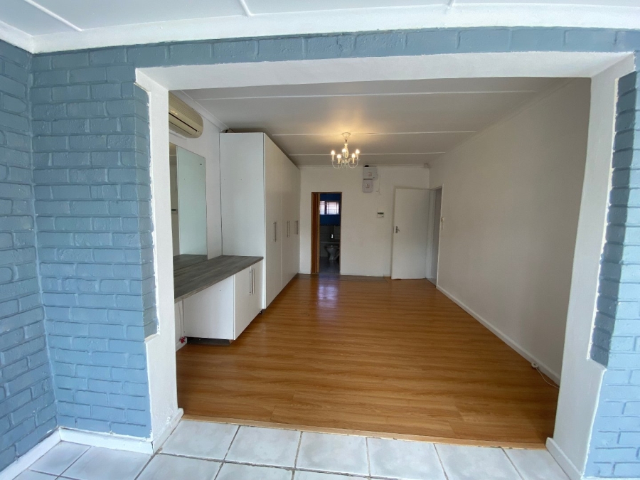 4 Bedroom Property for Sale in Nahoon Valley Park Eastern Cape